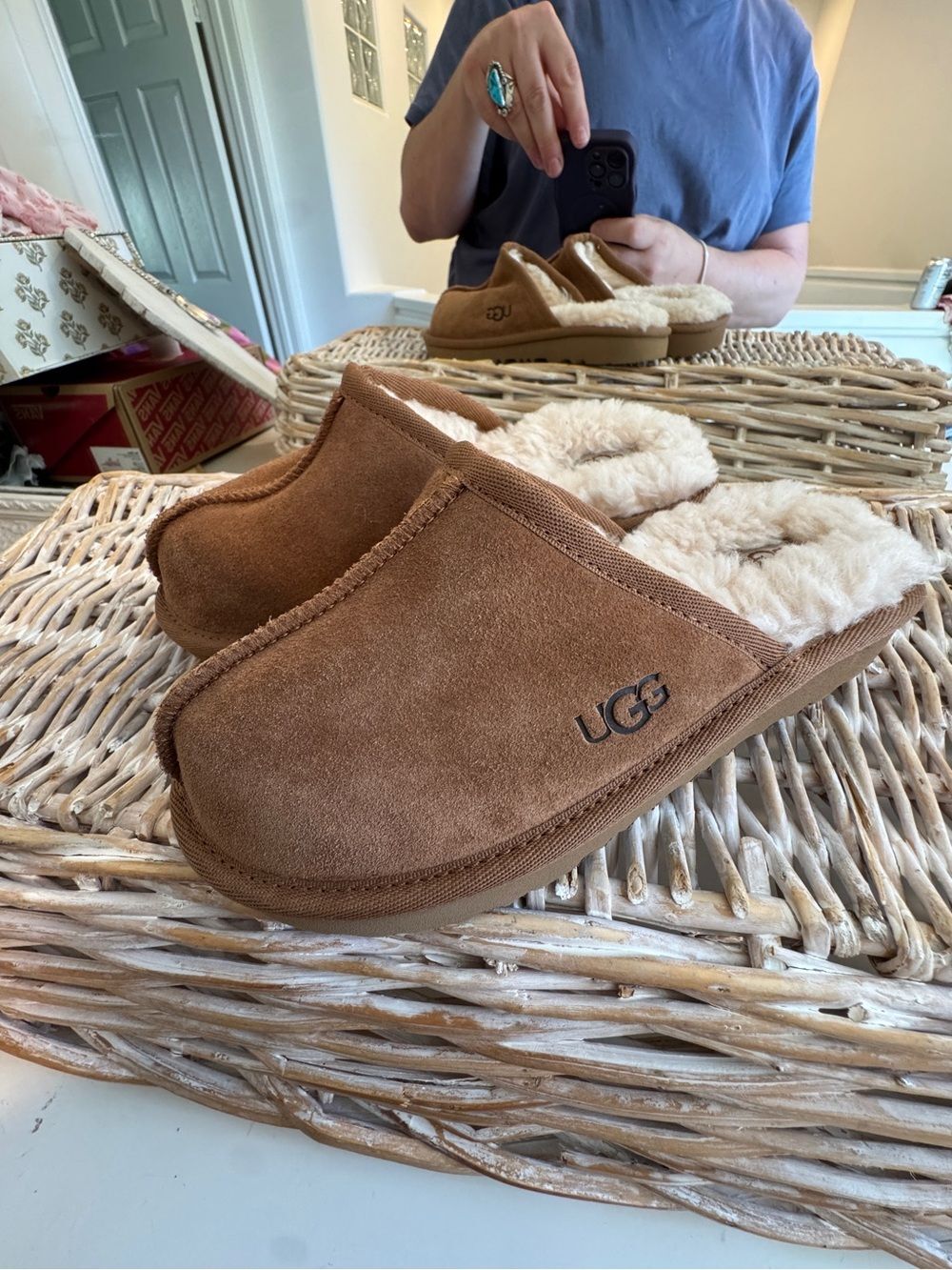 UGG Kids Brown Cozy Slipper Clog Plush NWT
